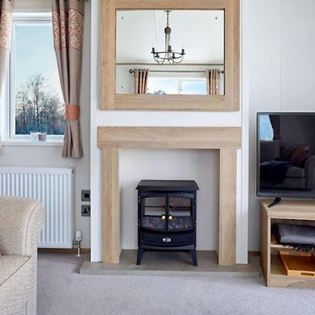 Captivating Bluebell Lodge 2-Bed Cotswolds Caravan 시런세스터 외부 사진