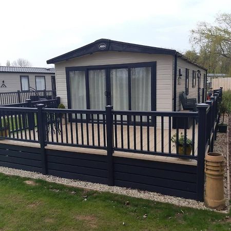 Captivating Bluebell Lodge 2-Bed Cotswolds Caravan 시런세스터 외부 사진