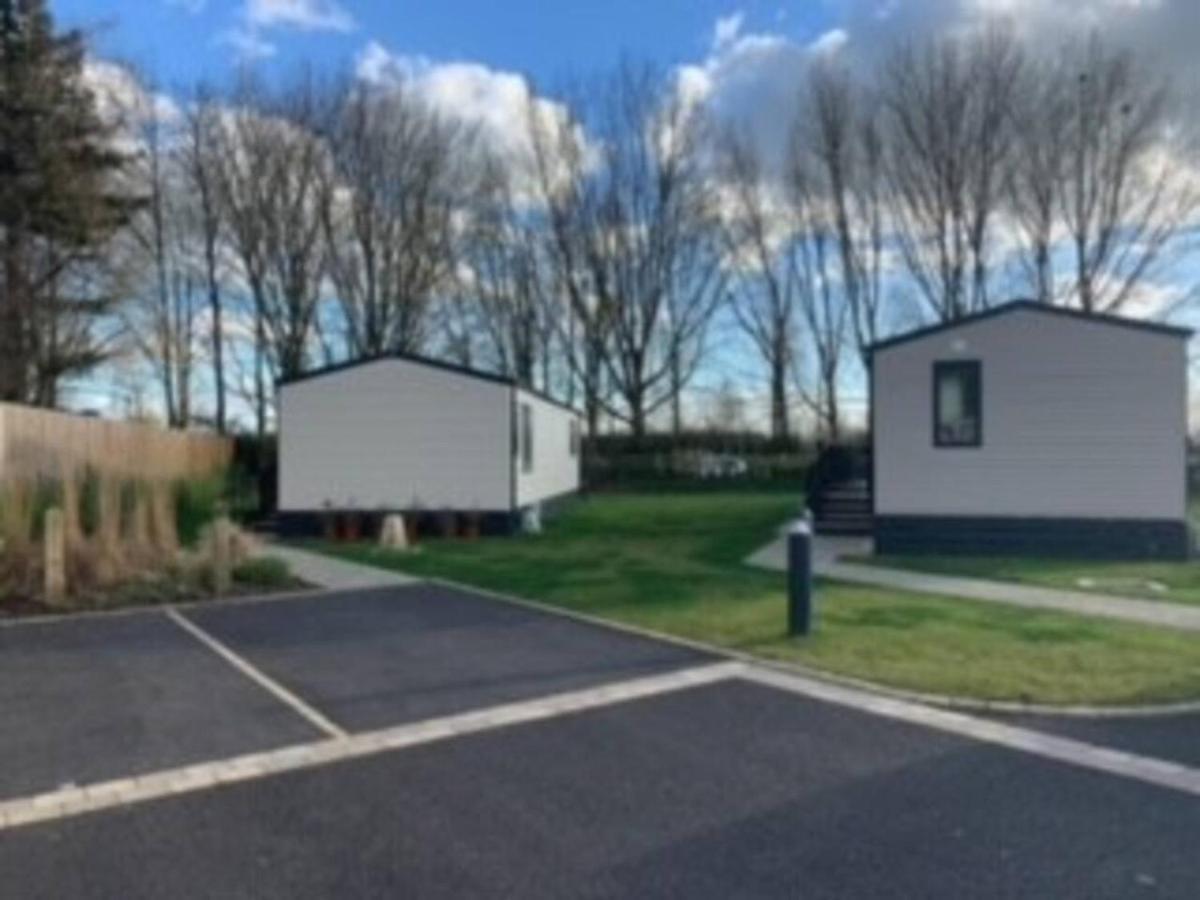 Captivating Bluebell Lodge 2-Bed Cotswolds Caravan 시런세스터 외부 사진