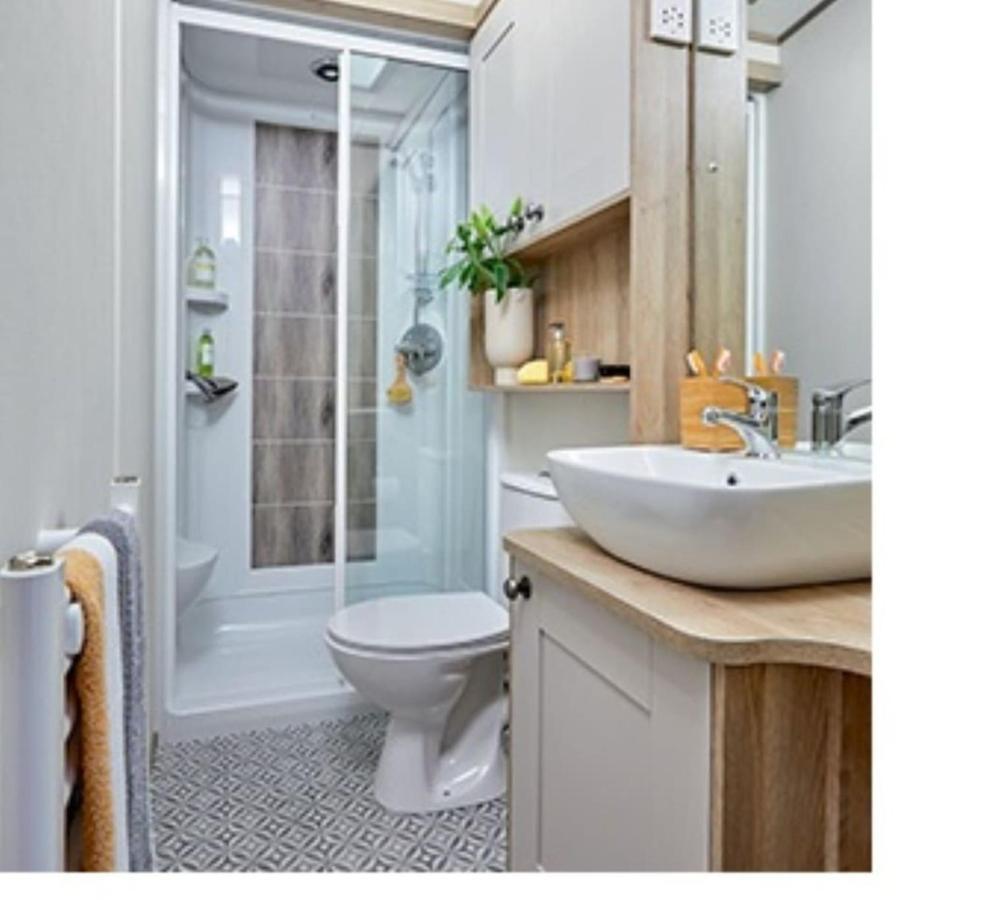 Captivating Bluebell Lodge 2-Bed Cotswolds Caravan 시런세스터 외부 사진