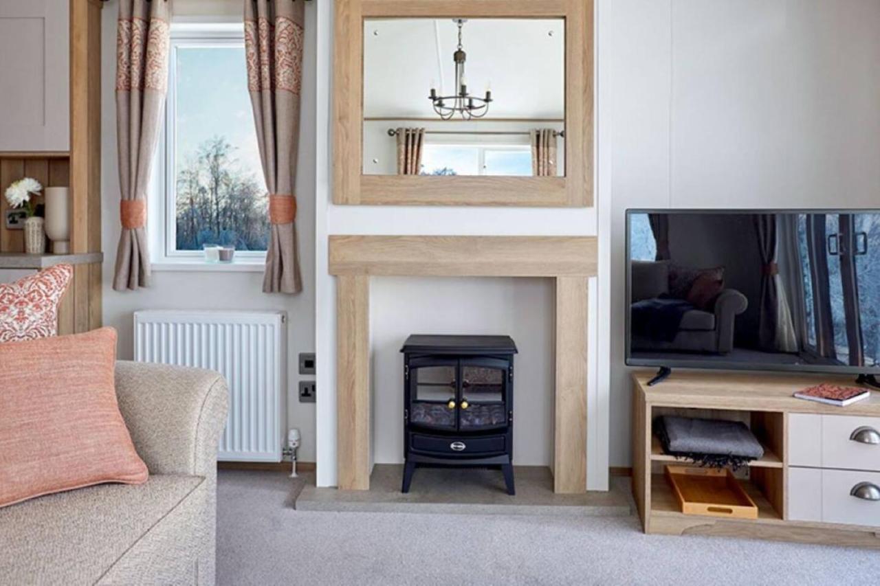 Captivating Bluebell Lodge 2-Bed Cotswolds Caravan 시런세스터 외부 사진
