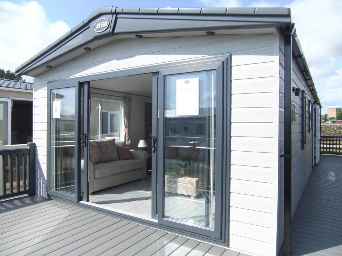 Captivating Bluebell Lodge 2-Bed Cotswolds Caravan 시런세스터 외부 사진