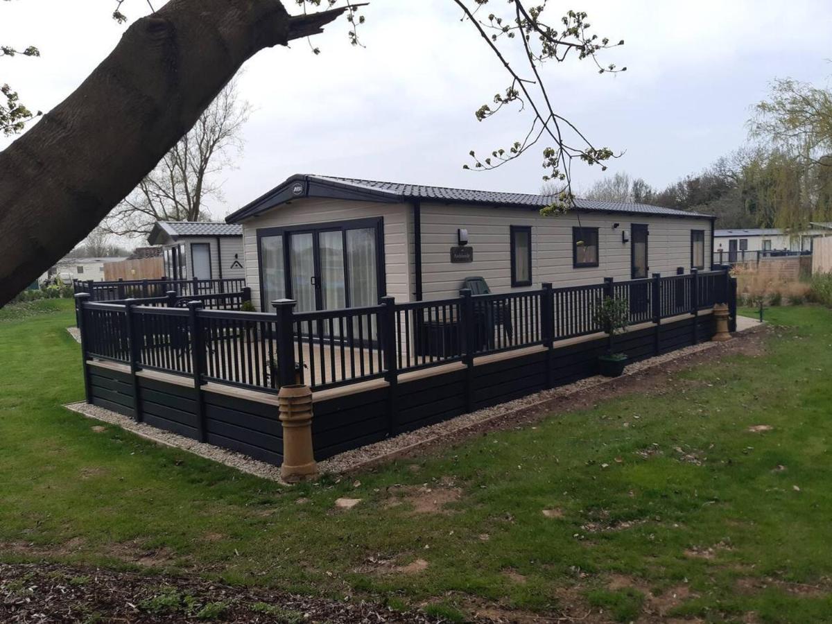 Captivating Bluebell Lodge 2-Bed Cotswolds Caravan 시런세스터 외부 사진