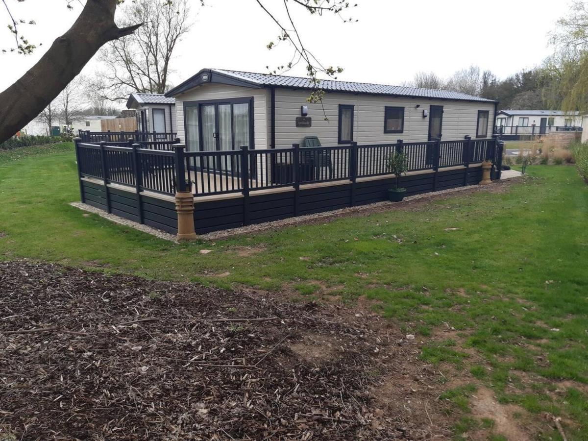 Captivating Bluebell Lodge 2-Bed Cotswolds Caravan 시런세스터 외부 사진